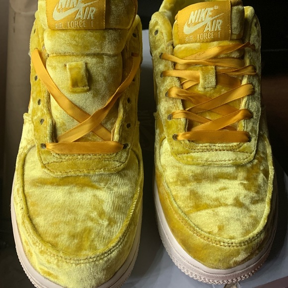 Air Force 1 LV8 GS Mineral Gold size 7Y - Picture 5 of 7